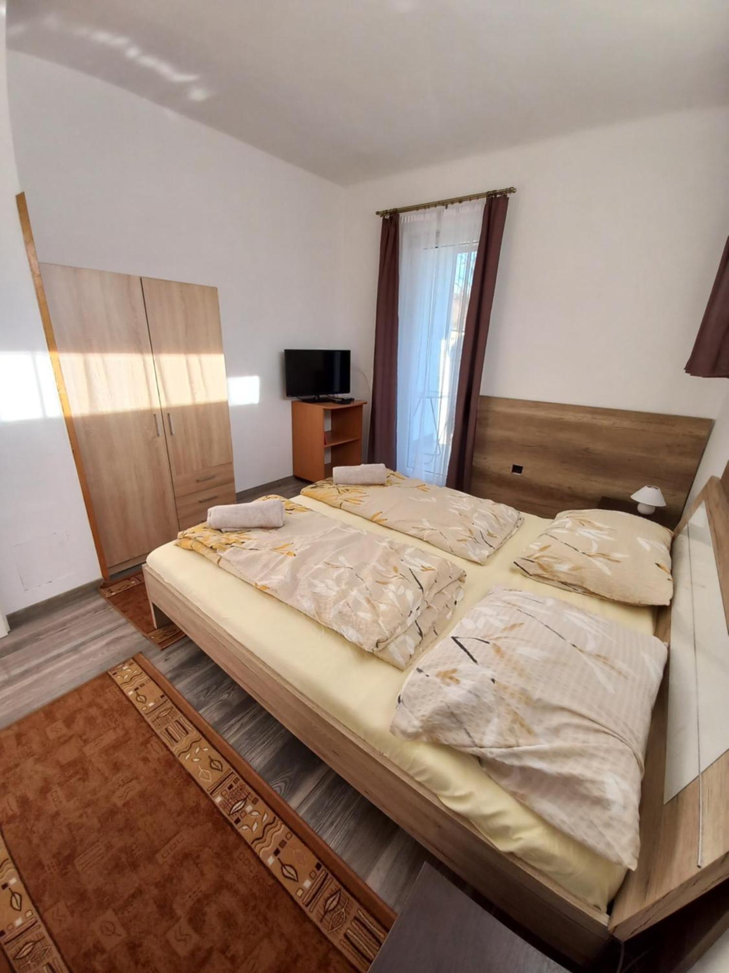 Aquatherma Apartman Sárospatak Esterno foto