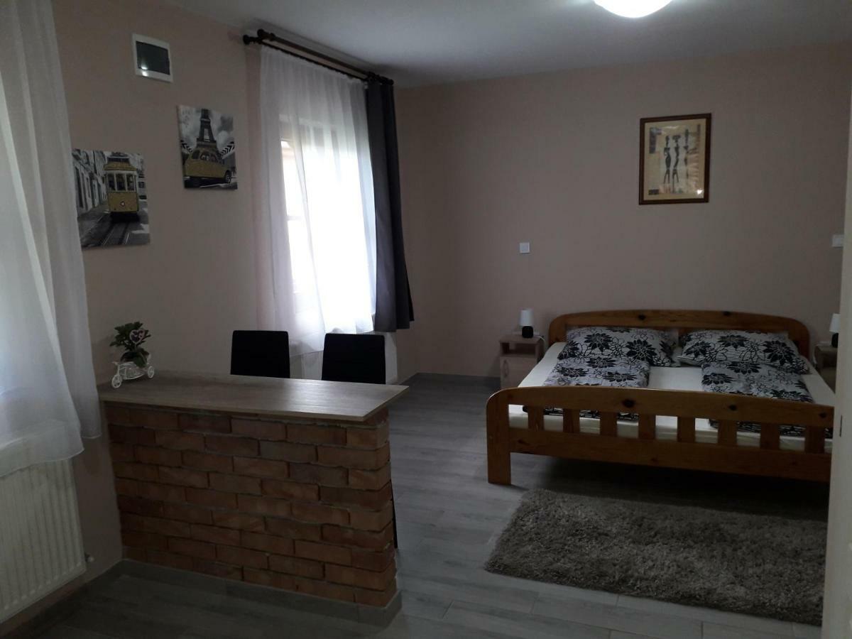 Aquatherma Apartman Sárospatak Esterno foto